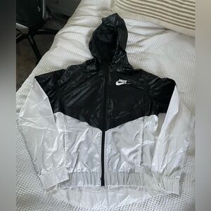 NWOT Nike Windbreaker